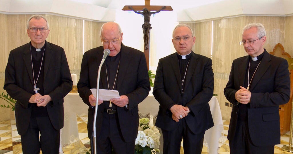 pope-francis-passing-reactions