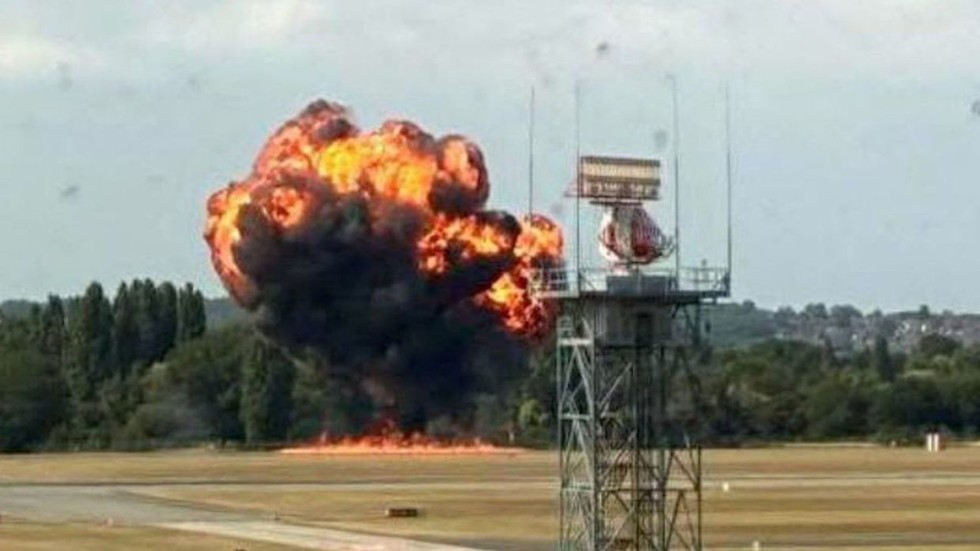 plane-crash-uk-video